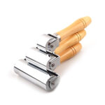 KOVOVÝ VÁLEČEK NA KŮŽE - 60 mm