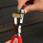 DĚROVACÍ KLEŠTĚ NA KŮŽI - Obrázek 3