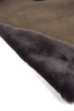 PRAVÁ OVČÍ KOŽEŠINA - TMAVĚ HNĚDÁ