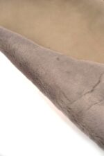 PRAVÁ OVČÍ KOŽEŠINA - ŠEDIVÁ