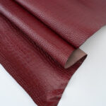 HOVĚZÍ KŮŽE / TŘÍSLOČINĚNÁ HLAZENICE - VÍNOVÁ / KROKODILNÍ IMITACE