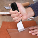 NŮŽ NA KŮŽI - Obrázek 3