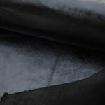 PRAVÁ KŮŽE / HOVĚZÍ USEŇ - ČERNÁ/LAK - Obrázek 2