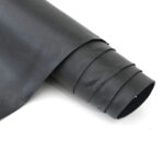 HOVĚZÍ KŮŽE S POVRCHOVOU ÚPRAVOU (LAMINACE) / VALCHOVANÁ HLAZENICE- TMAVĚ ŠEDÁ