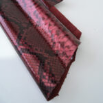 HADÍ IMITACE / HOVĚZÍ KŮŽE - ČERVENÁ