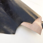 HOVĚZÍ KŮŽE - TŘÍSLOČINĚNÁ HLAZENICE - TMAVĚ MODRÁ - 1.8 - 2,2 mm