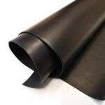 HOVĚZÍ KŮŽE / TŘÍSLOČINĚNÁ HLAZENICE - ČERNÁ - 3,2 - 3,5 mm