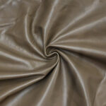 PRAVÁ KŮŽE – HOVĚZÍ USEŇ - TMAVĚ BÉŽOVÁ