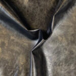 PRAVÁ KŮŽE JEHNĚTINA - ČERNÁ SE STŘÍBREM - ANTIK