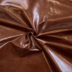 PRAVÁ KŮŽE JEHNĚTINA - HNĚDÁ LESKLÁ