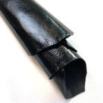 PRAVÁ KŮŽE JEHNĚTINA - ČERNÁ - LAKOVANÁ