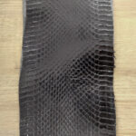 HADÍ KŮŽE - ČERNÁ