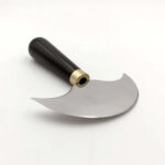 PŮLMĚSÍCOVÝ NŮŽ