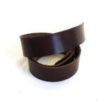 HOVĚZÍ KŮŽE NA OPASEK - TMAVĚ HNĚDÁ – 125cm – 2,7-2,9 mm - Obrázek 3