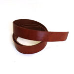 HOVĚZÍ KŮŽE NA OPASEK – COGNAC – 125cm – 3,5-3,6 mm