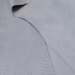 IMITACE HADÍ KŮŽE - HOVĚZÍ KŮŽE - SVĚTLE ŠEDÁ - 0,8-1,2 mm - Obrázek 3