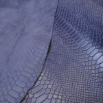 IMITACE HADÍ KŮŽE - HOVĚZÍ KŮŽE - TMAVĚ FIALOVÁ - 0,8-1,1 mm - Obrázek 3