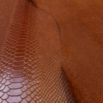 IMITACE HADÍ KŮŽE - HOVĚZÍ KŮŽE - HNĚDÁ - 0,8-1,1 mm - Obrázek 3