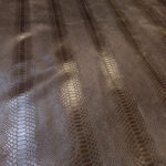 IMITACE HADÍ KŮŽE - HOVĚZÍ KŮŽE - TMAVĚ HNĚDÁ - 0,8-1,1 mm - Obrázek 4