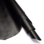 HOVĚZÍ KŮŽE - VALCHOVANÁ HLAZENICE S POVRCHOVOU ÚPRAVOU (LAMINACE) - ČERNÁ - 1.1-1.2 mm