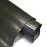 HOVĚZÍ KŮŽE - TŘÍSLOČINĚNÁ HLAZENICE - TMAVĚ ZELENÁ - 3.4-3.6 mm