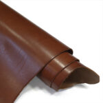 HOVĚZÍ KŮŽE - TŘÍSLOČINĚNÁ HLAZENICE - COGNAC - 3.5-3.9 mm