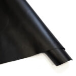 HOVĚZÍ KŮŽE S POVRCHOVOU ÚPRAVOU (LAMINACE) – ČERNÁ – 0.8-1.0 mm
