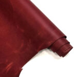 HOVĚZÍ KŮŽE - TŘÍSLOČINĚNÁ HLAZENICE - CRAZY HORSE - ČERVENÁ - 1.2-1.4 mm