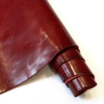 HOVĚZÍ KŮŽE – TŘÍSLOČINĚNÁ HLAZENICE - ČERVENÁ - 1.3-1.5 mm