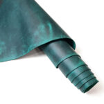 HOVĚZÍ KŮŽE / TŘÍSLOČINĚNÁ HLAZENICE - TYRKYSOVÁ - CRAZY HORSE - 1,8 - 2,2 mm