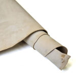 HOVĚZÍ USEŇ / TŘÍSLOČINĚNÁ HLAZENICE - NUBUK - PŘÍRODNÍ - 2,6-2,8 mm