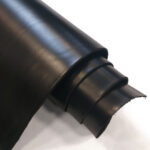 HOVĚZÍ KŮŽE - TŘÍSLOČINĚNÁ HLAZENICE - ČERNÁ - 2.8-2.9 mm